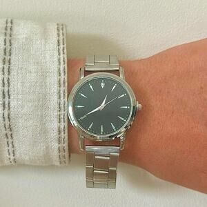 Y2K Silver Quartz Watch with Black Minimal Dial Unisex 8.5" New